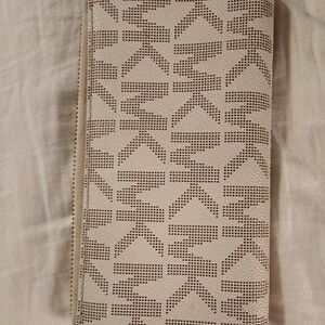 Michael Kors Monogram Jet Set Zip Around Wallet
